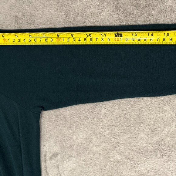 Banana Republic green wrap top, size PL - Picture 8 of 8